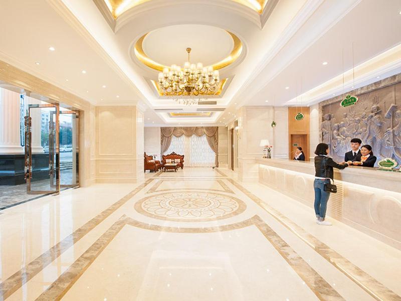 Vienna Hotel Nanxiong Exterior foto